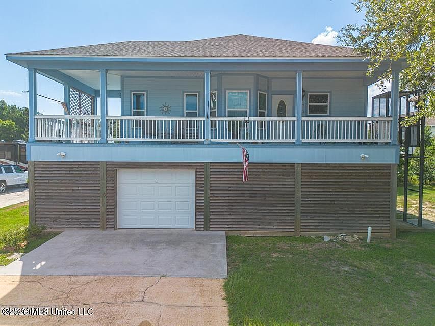 1st image of 105 Hayden Ave