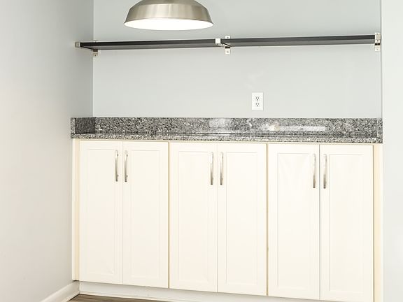 Eat in area within kitchen