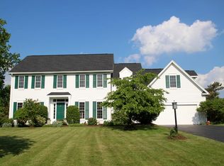 4 Wickersham Ln, Pittsford, NY 14534