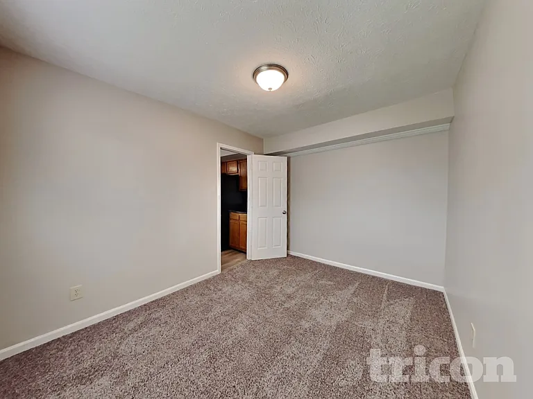 1464 Rebecca Ln — Photo 15