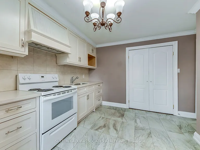 3564 Eglinton Ave W #2 — Photo 9