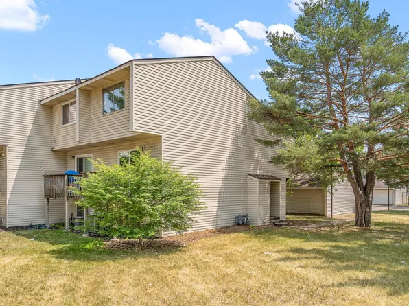5668 Brookdale Dr N, Brooklyn Park, MN 55443