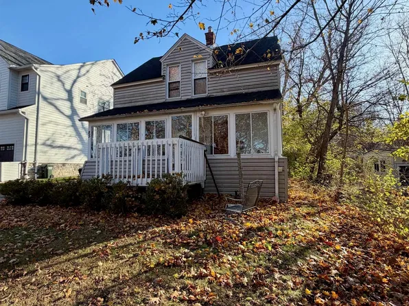 85 Childress Ave, Rochester Hills, MI 48307