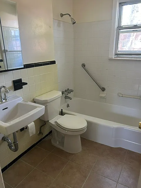 1 bed, 400 sqft, $1,800 — Photo 3