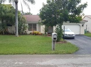 6671 W Wedgewood Ave, Davie, FL 33331