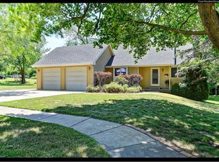 112 E Fox Rd, Yorkville, IL 60560