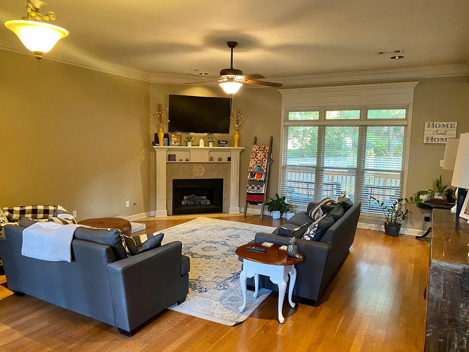 7061 E Ridge Dr — Photo 2