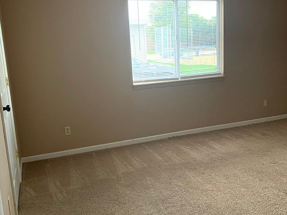 3rd image of 806 W Pine Hill Ln APT 11