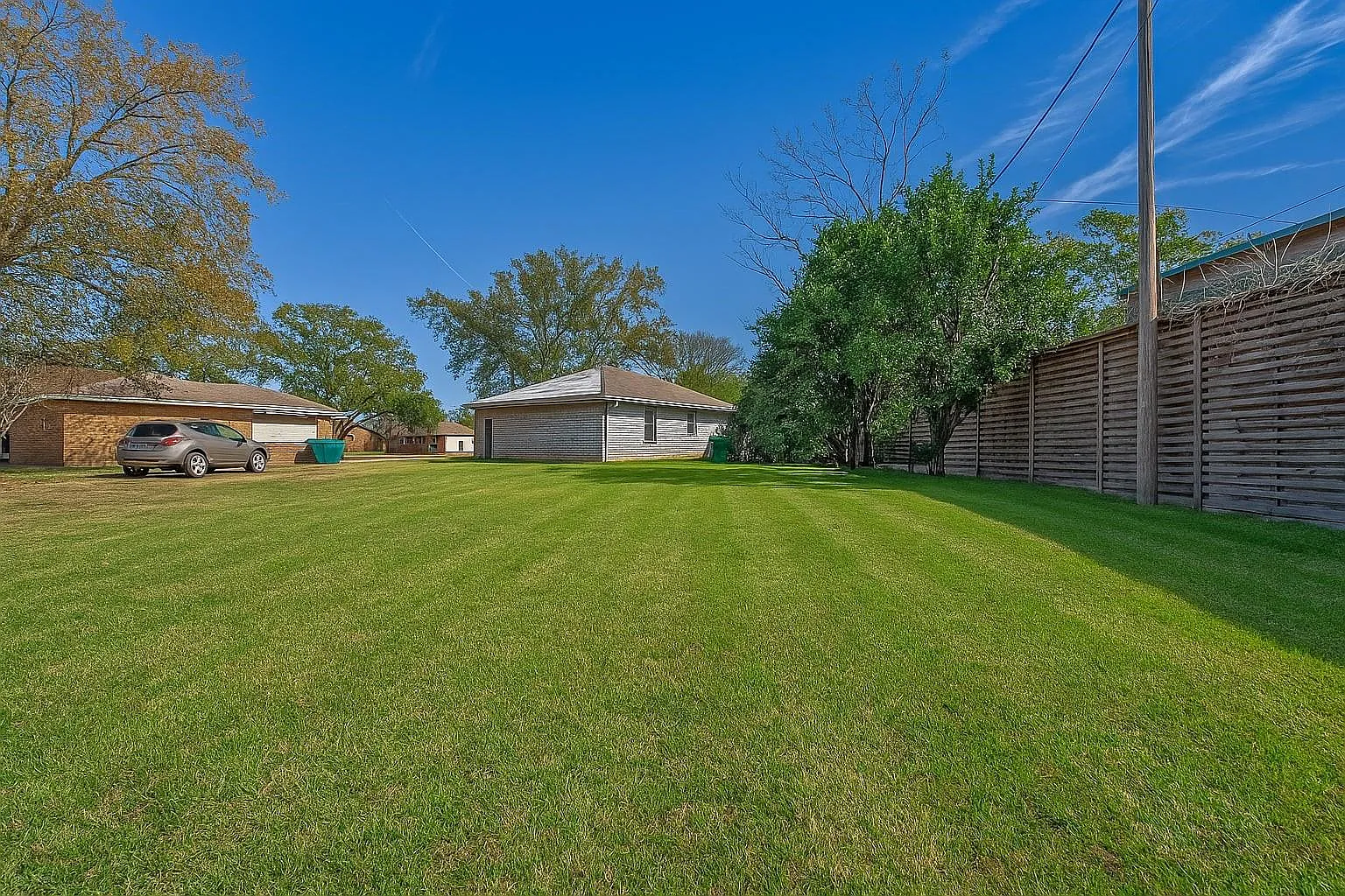 3 bed, 2.0 bath, 1174 sqft, $1,900 — Photo 4