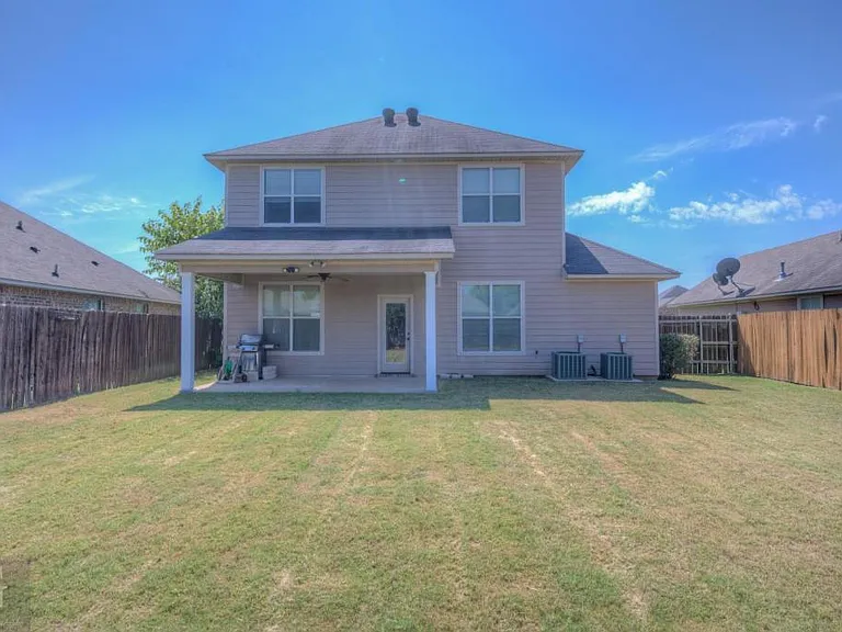 506 Linnhurst Dr — Photo 14