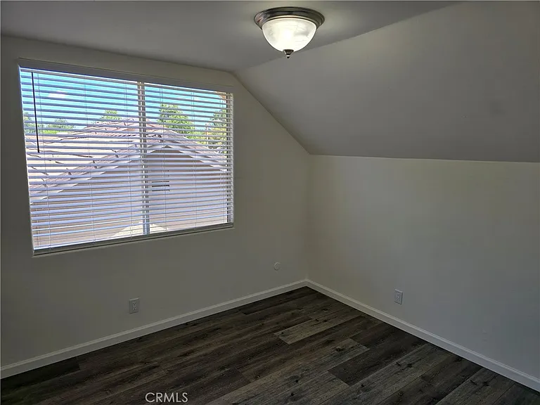 25317 Avenida Ronada — Photo 44