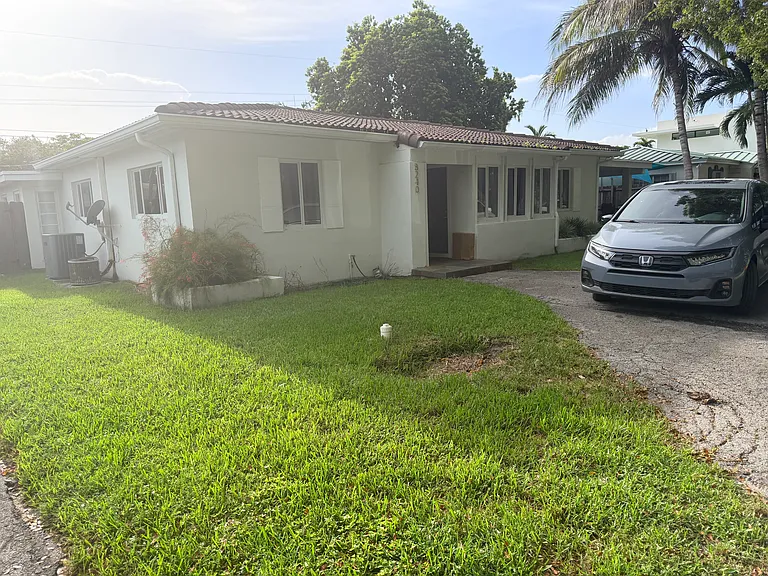 8240 SW 62nd Ct — Photo 7