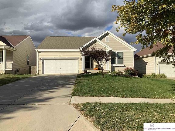 2nd image of 20876 Honeysuckle Dr