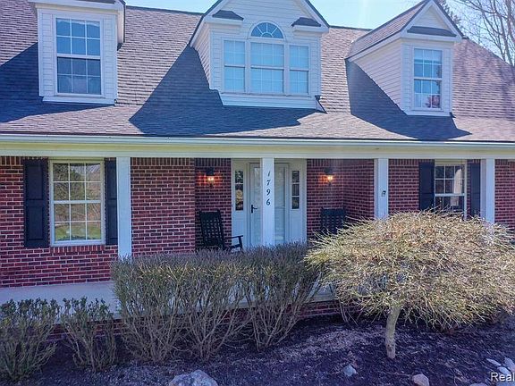 4th image of 1796 N Hughes Rd