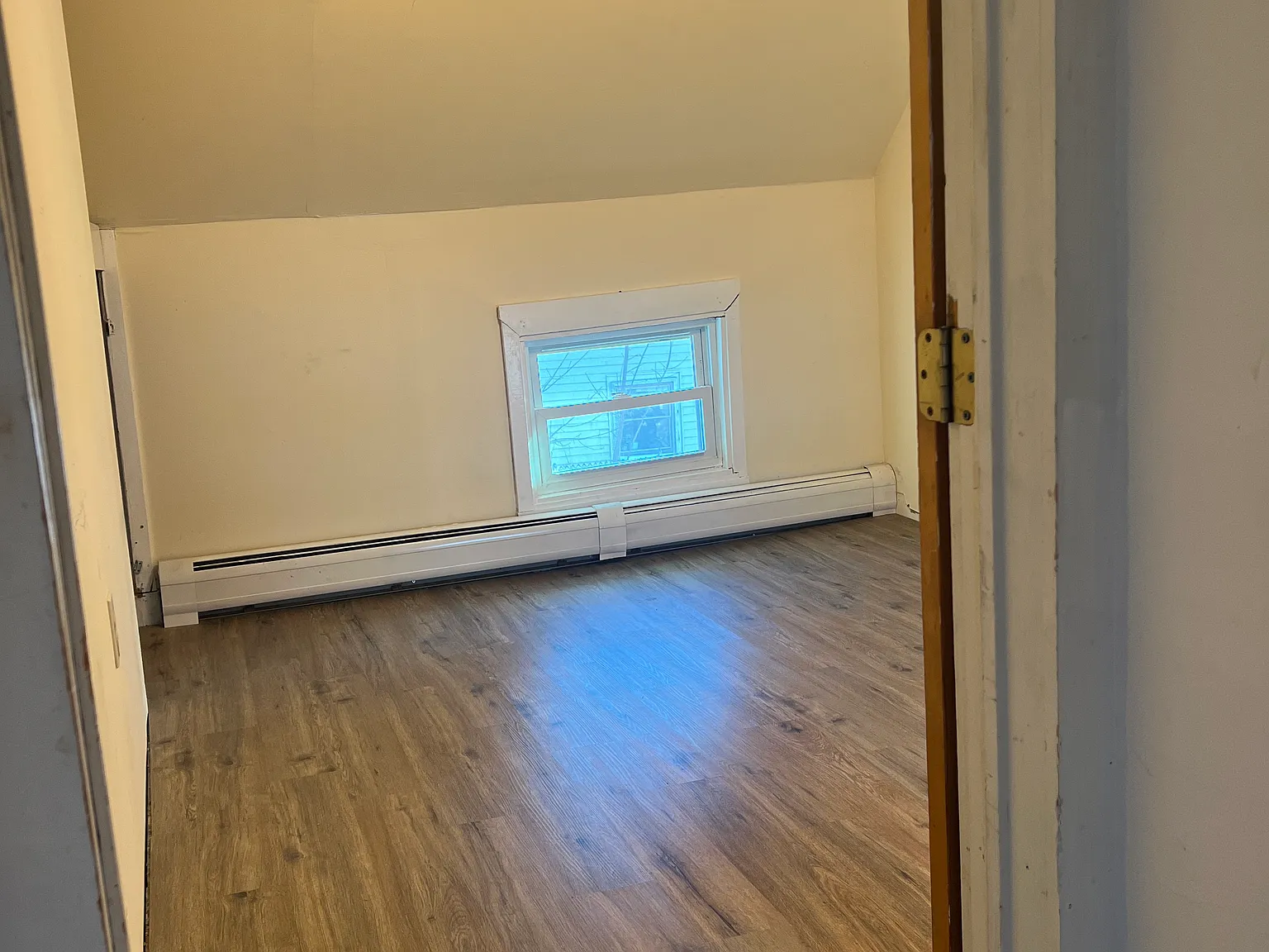 279 Essex St — Photo 4