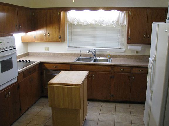 5th image of 601 Adams Dr