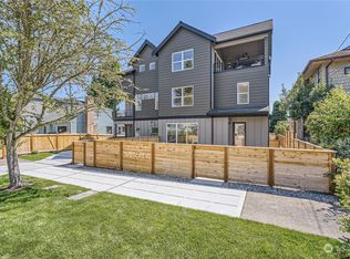 2833 NW 66th St, Seattle, WA 98117