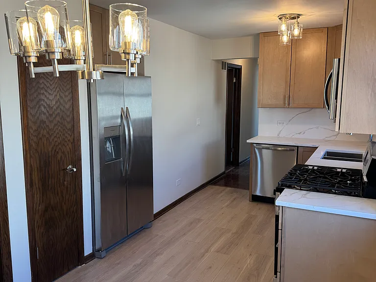 6849 N Overhill Ave #2 — Photo 4