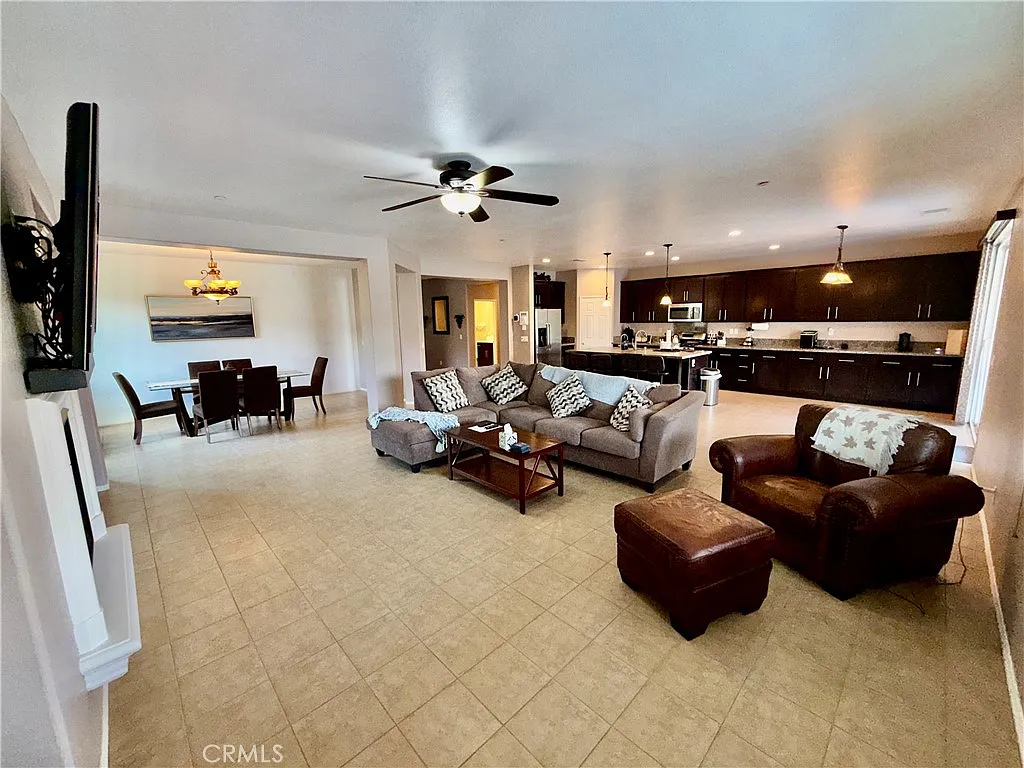 3 bed, 2.5 bath, 2659 sqft, $3,495 — Photo 4