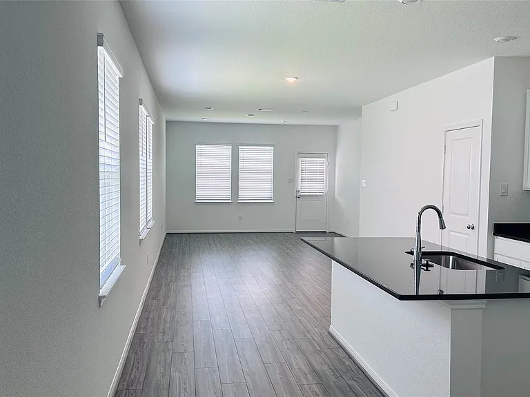 18023 Lasso Mills Dr — Photo 8