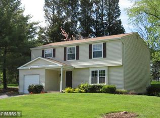 13010 Farthingale Dr, Herndon, VA 20171