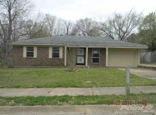 5119 Karen Dr, Horn Lake, MS 38637