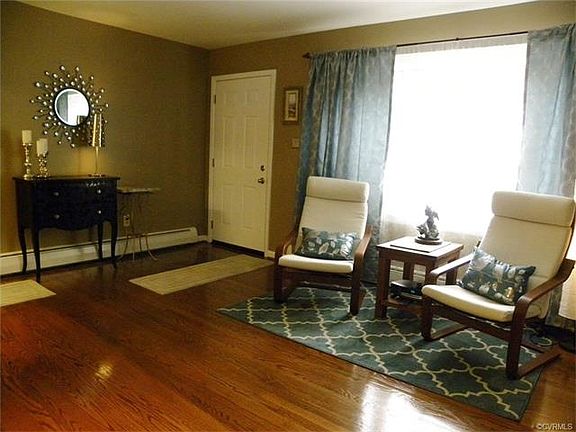 3rd image of 7984 Colony Dr