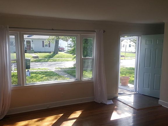 2nd image of 585 Stratford Dr
