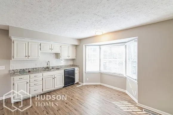 7509 Rolling River Pkwy — Photo 6