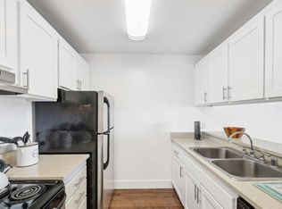 1039 Continentals Way #2B-2BA-1080SQFT, Belmont, CA 94002