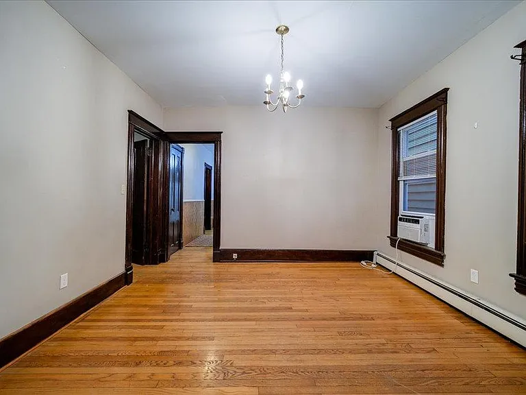 56 Lincoln Ave — Photo 8