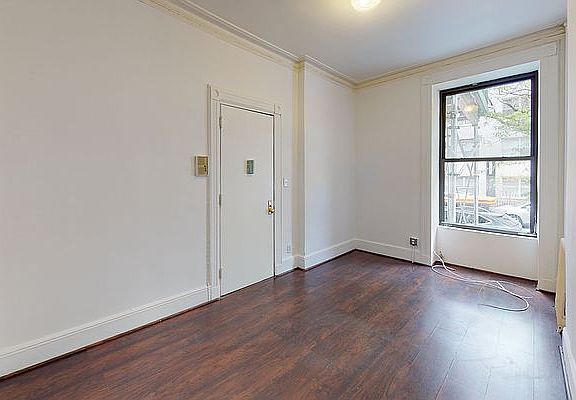 4th image of 307 E 70th St APT 1FW