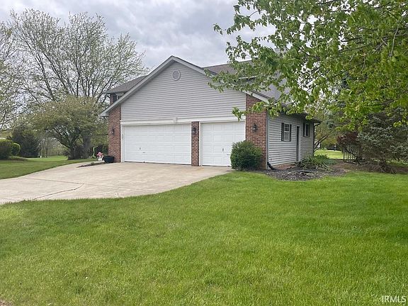 3rd image of 34 Steeplechase Ct