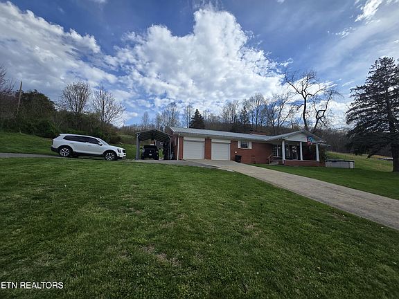 3rd image of 1765 Sugar Run Rd