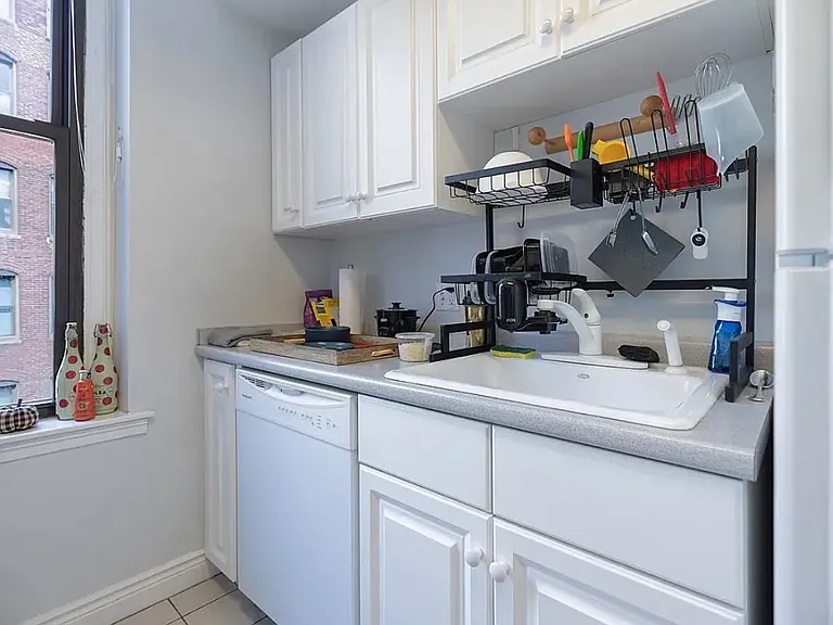 6 E Charlesgate St #404B — Photo 5