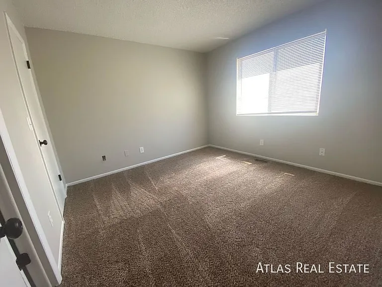 1930 W Yampa St #A — Photo 5