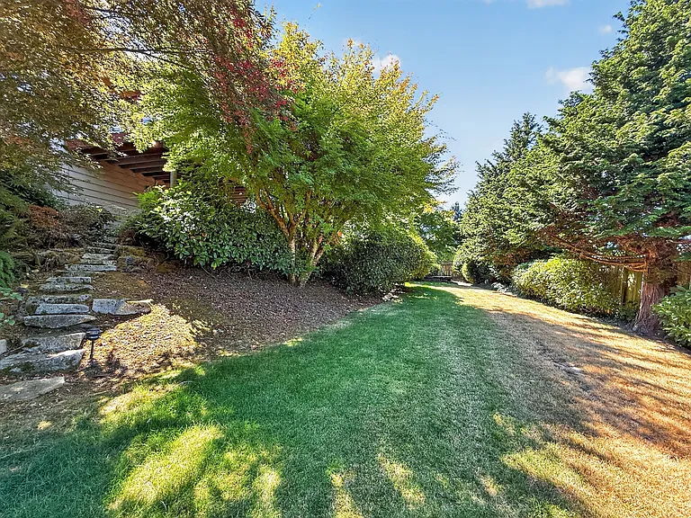 16706 SE 44th St — Photo 36