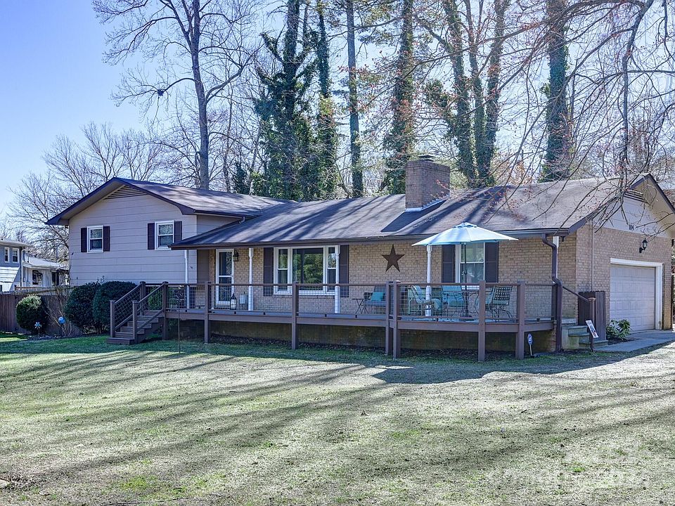 1st image of 104 Lyndon Ln