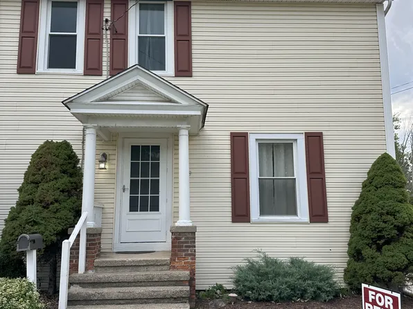 423 3rd St, Youngstown, NY 14174