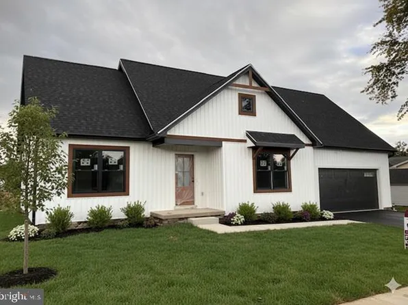 621 Spring Ave, Hanover, PA 17331