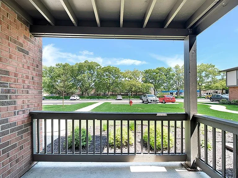 Darlington Court Apartments — Photo 19