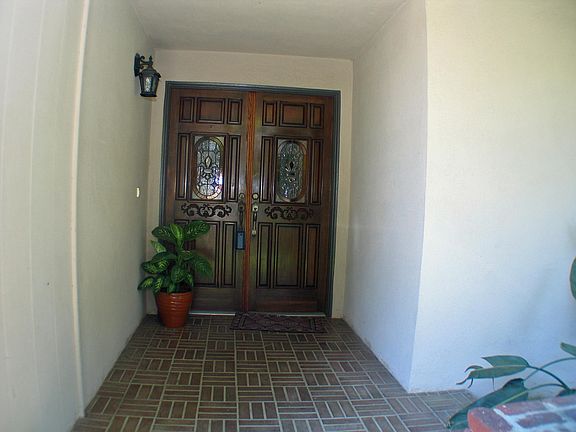 4th image of 4927 Glencove Ave
