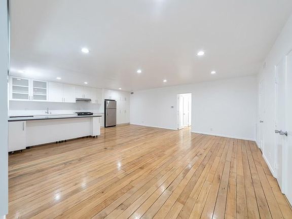 2nd image of 1346 N Laurel Ave APT 106