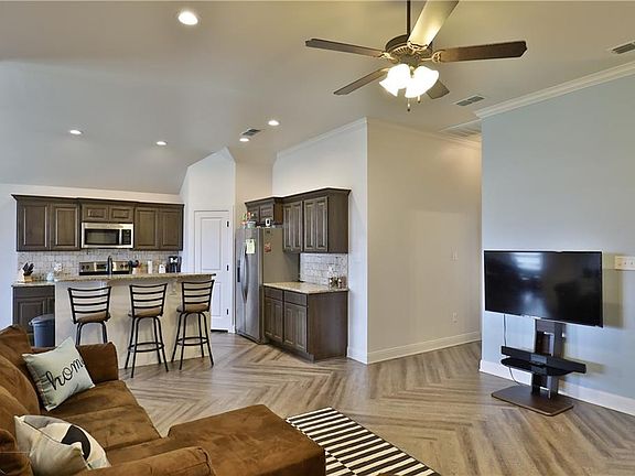 5th image of 5842 Foxfire Dr