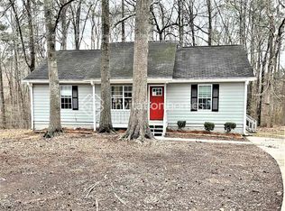 225 Peach Forest Pl, Douglasville, GA 30134