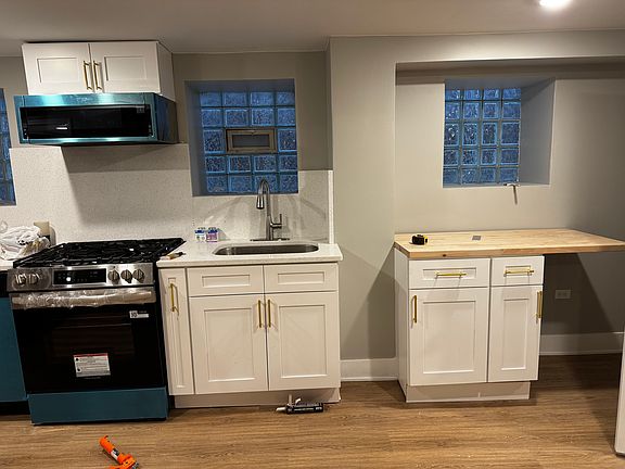 3rd image of 3716 N Racine Ave #1R