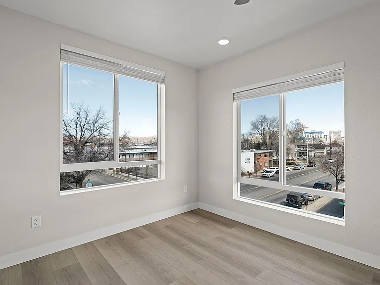 Stonecreek Apartments — Photo 22