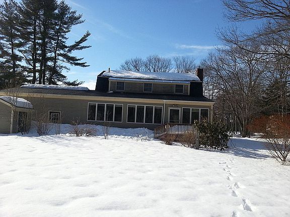 Back showing dining windows