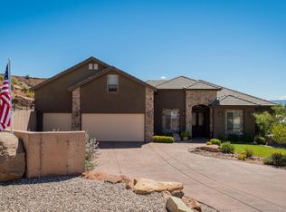 15 E Roundy Mountain Rd, Leeds, UT 84746