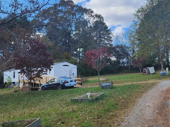 1564 Saddlewood Ln, Cherryville, NC 28021